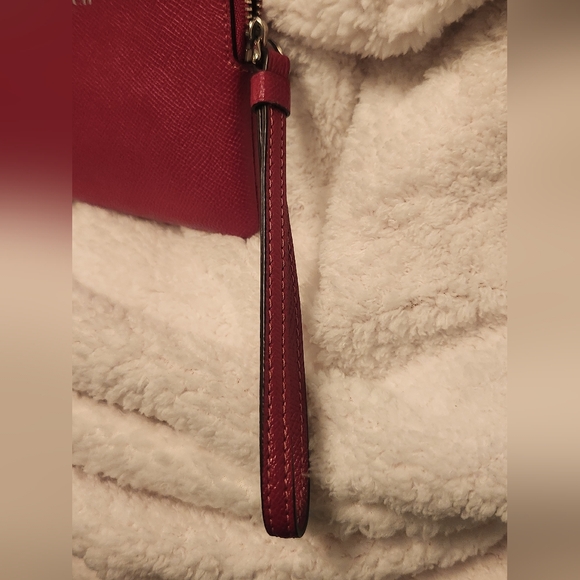 Coach Corner Zip Wristlet EUC - Picture 10 of 11